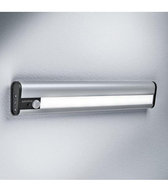 LED lineare d'argento Mobile USB 1,5W 840 - Illuminazione elegante da superficie. – Foto